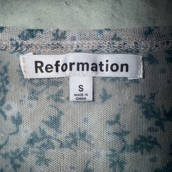 Reformation Kynlee sheer knit mesh floral Ruched Camisole top. Size Small - Picture 4 of 13